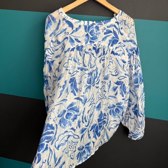 CeCe Blue and White Floral Blouse - Picture 5 of 10